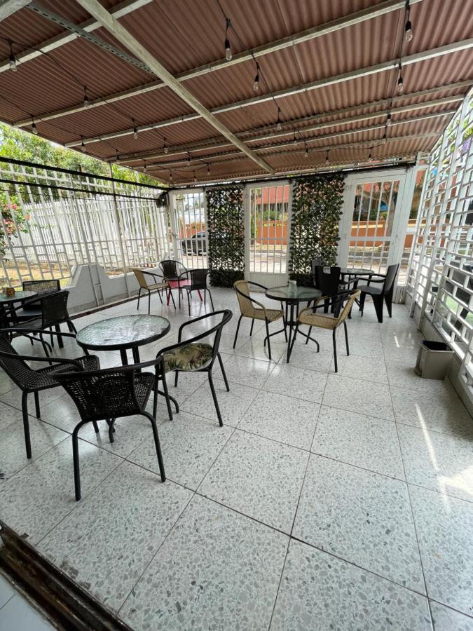 Mondieu Hostel Barranquilla  Buitenkant foto