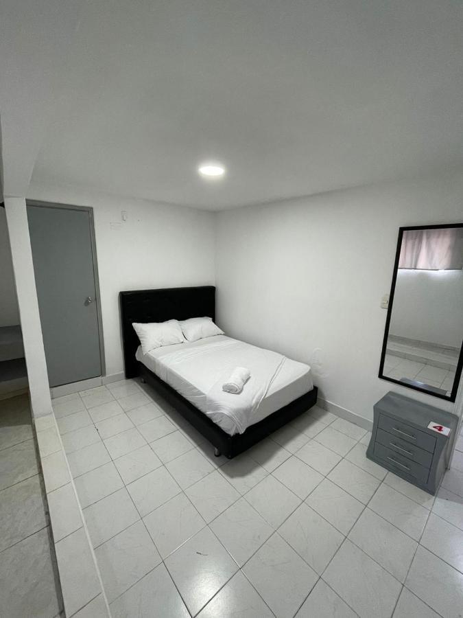 Mondieu Hostel Barranquilla  Buitenkant foto